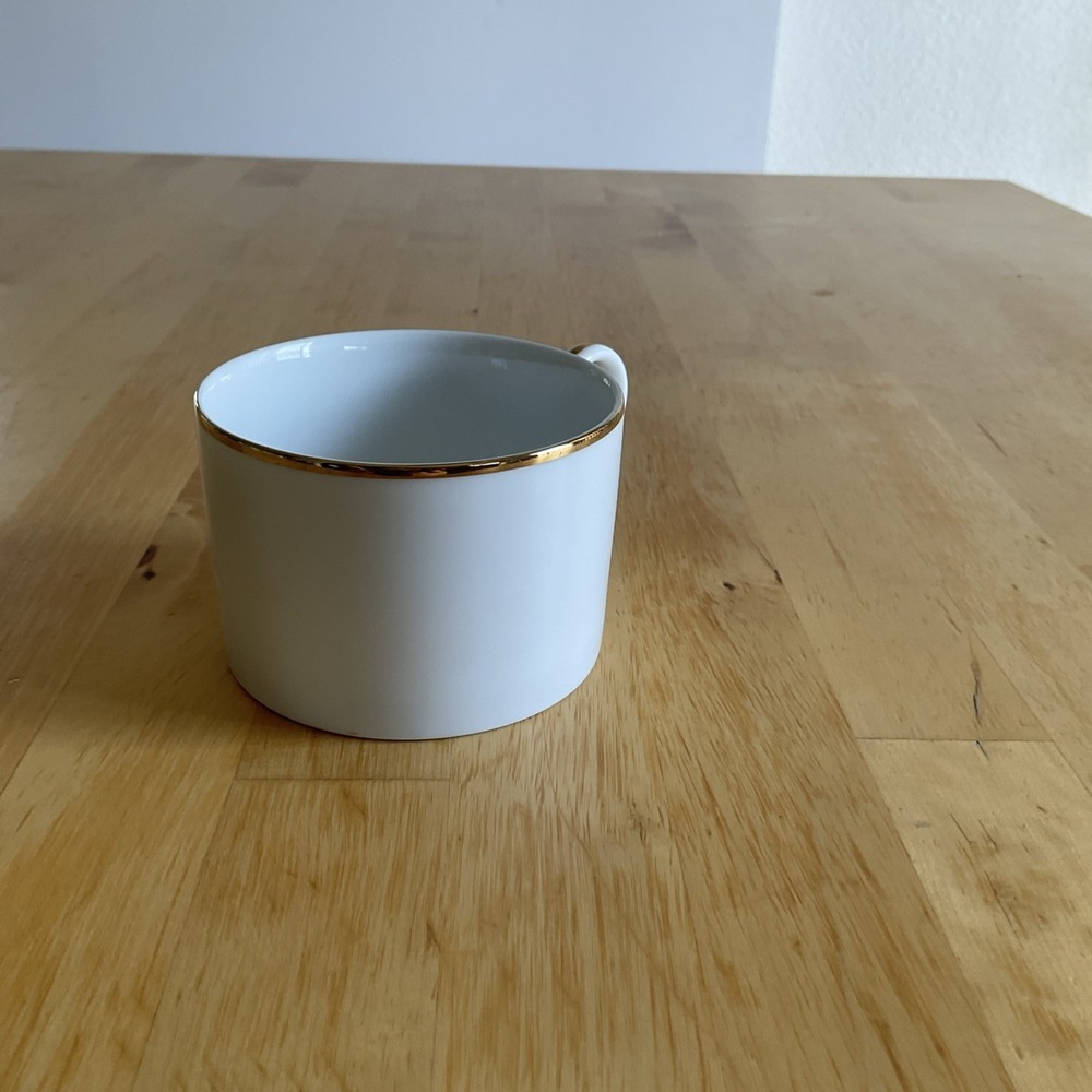 Pottery Barn Japan IDG‎ White Porcelain Gold Rim Coffee Tea Cup